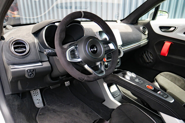 アルピーヌA110 Rルマン（インストゥルメントパネルまわり）