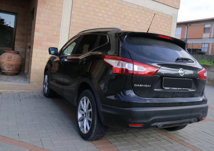 エミリオさんの暮らすエリアは丘陵地帯。周辺の道はワインディングに加え、アップヒル、ダウンヒルが連続する。そうした環境でエミリオさんは、「キャシュカイ」を毎日楽しんでいる。