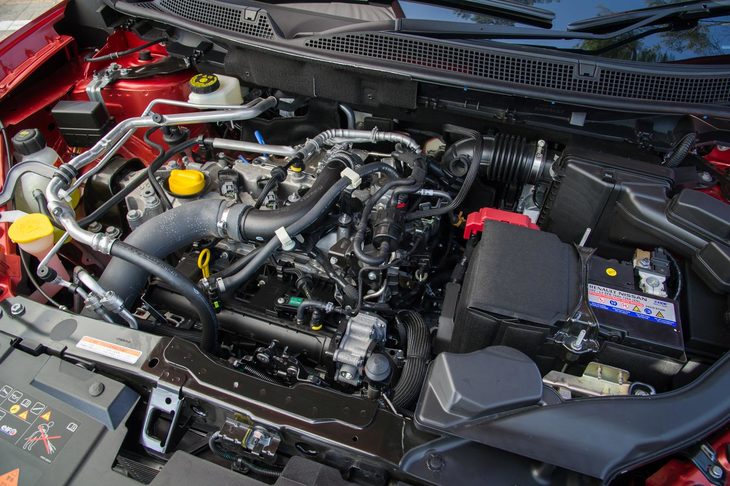 最高出力131ps、最大トルク205Nmを発生する1.2リッター直4直噴ターボエンジン。日本仕様に用意されるエンジンはこれのみで、本国仕様に設定のあるディーゼルエンジンの導入予定はない。