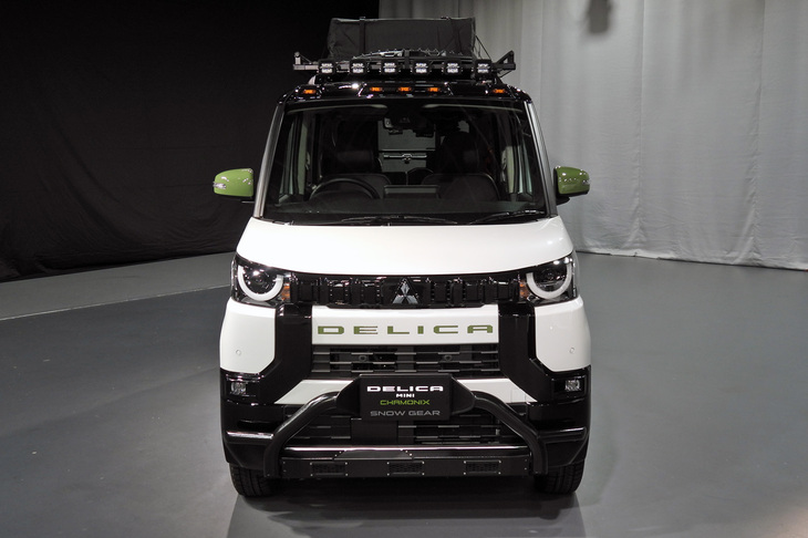 三菱デリカミニCHAMONIX SNOW GEAR（フロント）