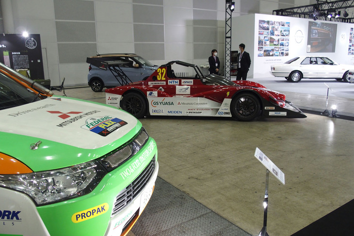 三菱ブースの様子。