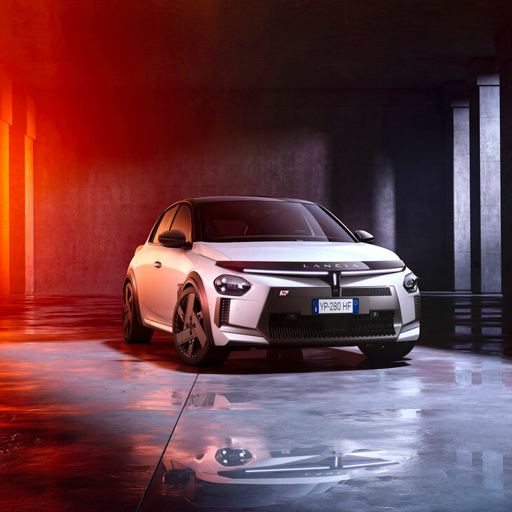 メーカーによるティザー写真から。「ランチア・イプシロンHF 280HP」。