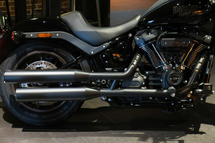 ハーレーダビッドソン・ローライダーS（マフラー）