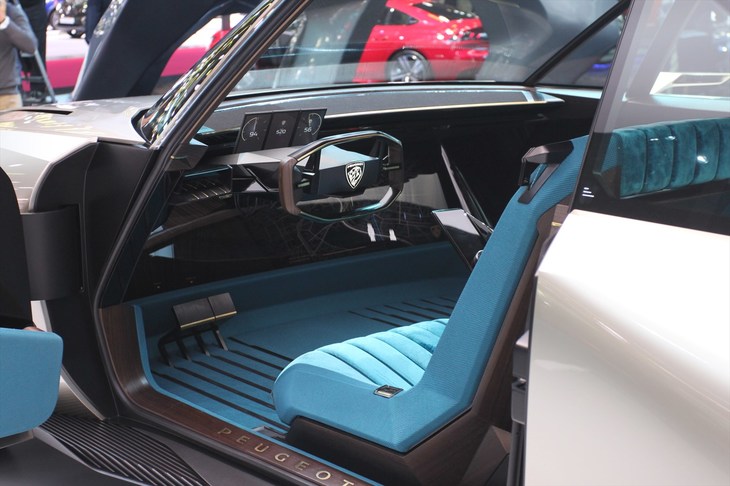 プジョーeレジェンドコンセプト