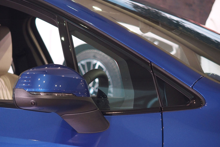 218dアクティブツアラーMスポーツ（Aピラー）