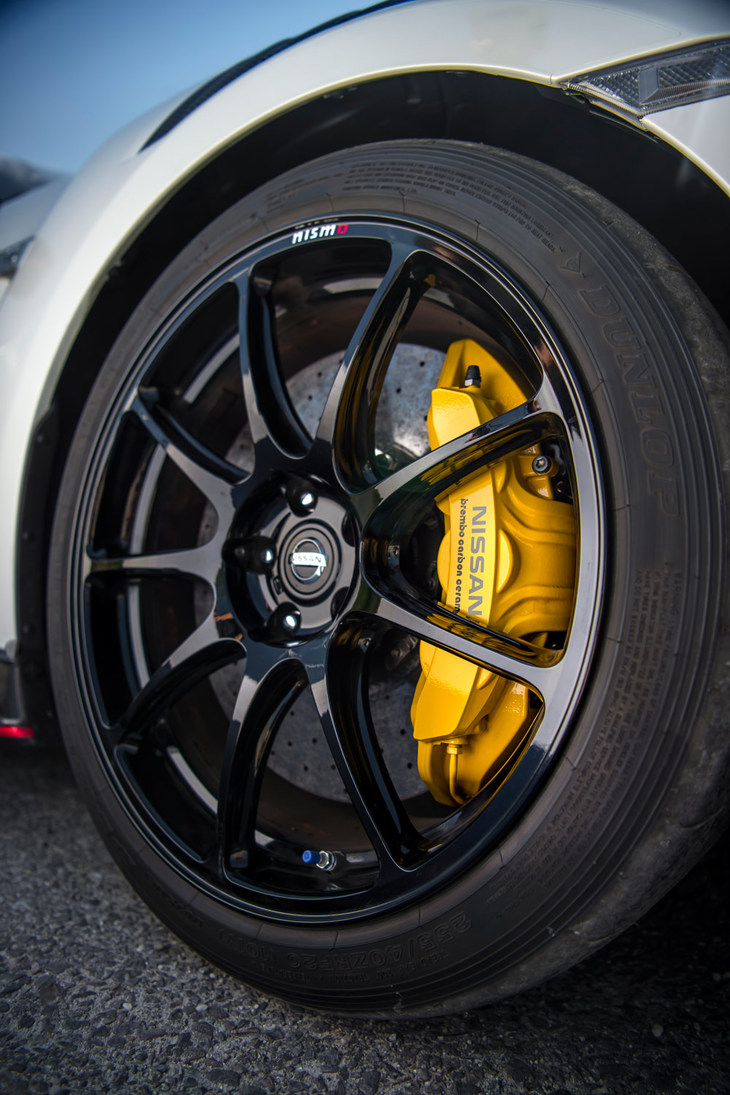 タイヤについては、トレッドパターンやゴムの押し出し形状の最適化、プロファイルの変更により接地面積を拡大。ゴムのグリップ力向上とも相まって、コーナリングフォースを5％向上させた。