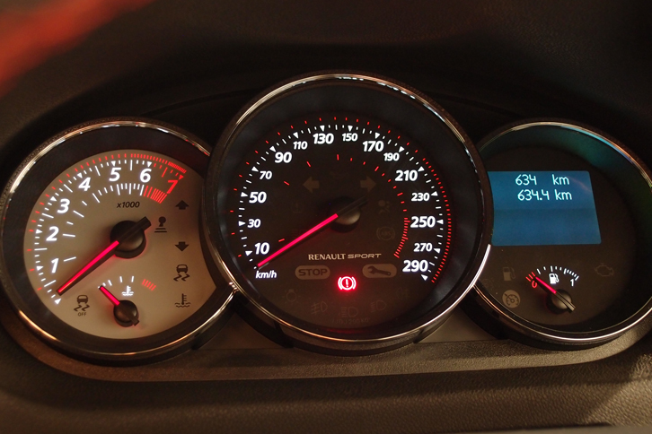 メガーヌR.S. 273パックスポール（メーターパネル）