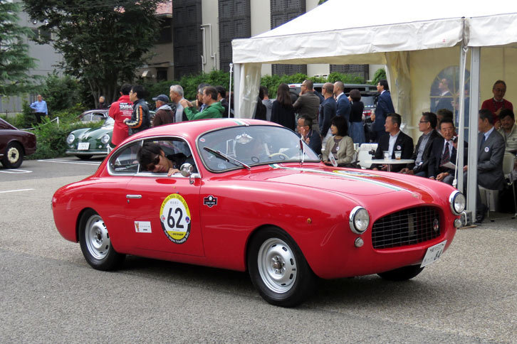 1953年式「フィアット・フルア クーペ」。