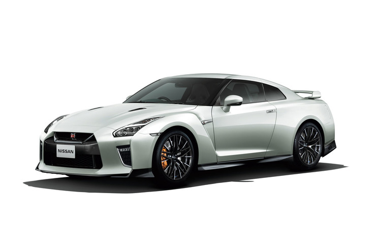 「日産GT-R」（2020年モデル）。ボディーカラーは「ブリリアントホワイトパール」。