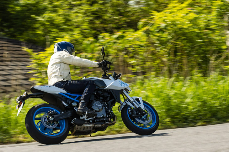 フレンドリーなキャラクターで、幅広いシチュエーションでライディングを楽しむことができ、しっかりと価格も抑えられている。スズキの次世代商品群の旗手である「GSX-8S」からは、世代を経ても変わらない“スズキらしさ”が感じられた。