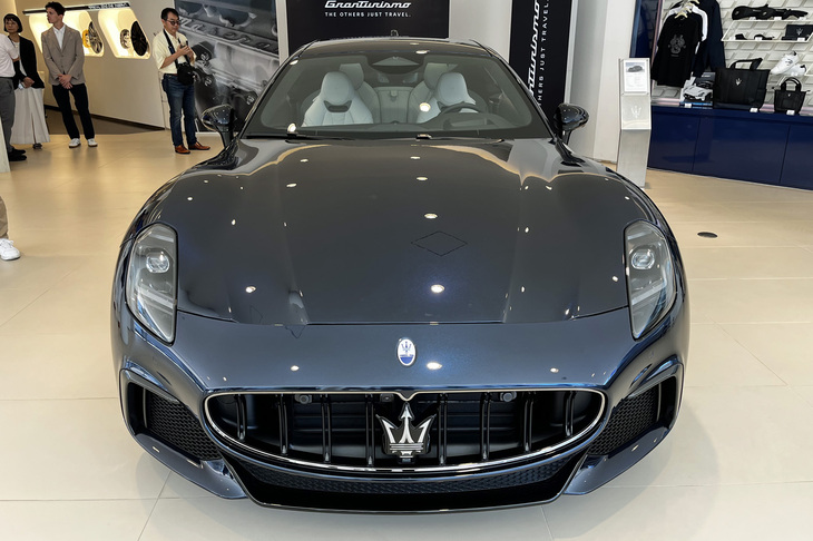 2022年10月に世界初公開された2代目「グラントゥーリズモ」。純内燃機関モデルに加えて100％電動のEVもラインナップされる。