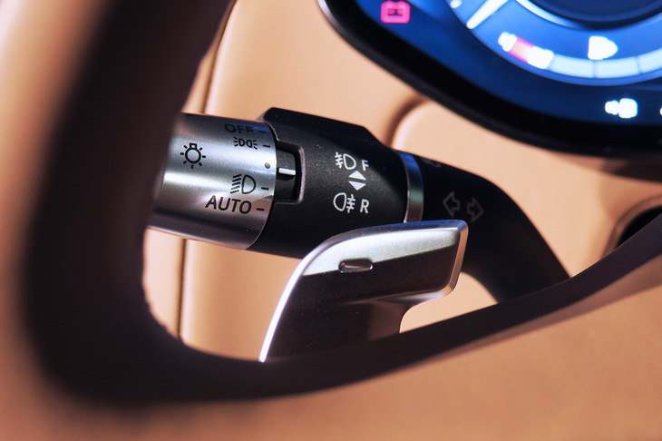 ランドローバー・レンジローバーSV P530（シフトパドル）