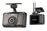 これまでの360度ドラレコのフィロソフィーを受け継いだDC2000R。レンズ画角は水平135度、垂直68度、対角171度を確保。本体背面には2.7インチの液晶モニターが備わる。（実勢価格：3万4800円）