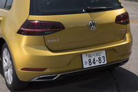 テールランプに関しては全車でLED化が行われた。マフラーはリアバンパーと一体型のデザインとなっている。