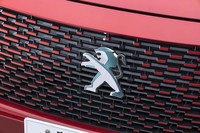 プジョーe-2008アリュール