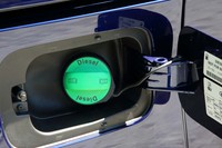 燃料タンク容量は73リッター。今回行った試乗時の参考燃費値をあてはめると、満タンで約900km走行できる計算となる。