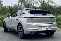 中古車まで見に行ってがぜん盛り上がった「DS 4」への思いだったが、冷静になると買い替えるメリットが少ないことに気づいた。ああ、DS 4への思いは行きずりの恋だった。ちょいワル特急こと「プジョー508」よ、まだまだお前を愛するぜ！