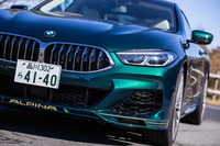 「ALPINA」のロゴと大型のエアインテークが目を引くフロントスポイラー。形状は時代に合わせて進化してきたが、創業当時から続くアルピナのアイコンであることに変わりはない。