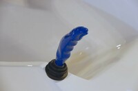 操縦はジョイスティックで。これを見るだけでも、コラーニ氏が目指したバイオデザインがひしひしと伝わってくる。