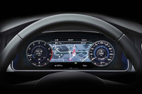 2017年5月にマイナーチェンジした通称「ゴルフ7.5」は、デジタル化を推進。12.3インチ大型ディスプレイのデジタルメータークラスター「アクティブインフォディスプレイ」が採用された。レーンキープアシストシステム「レーンアシスト」とアダプティブクルーズコントロール「ACC」をベースにした渋滞時追従支援システムの「トラフィックアシスト」が、一部モデルを除いて標準装備化されたのもトピックだった。