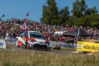 例年、雨が降ることが多いラリー・ドイチュラントだけど、今年はずっと晴天。パンツァープラッテには多くのギャラリーが駆けつけた。