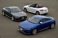 写真手前より時計回りに、「TTSクーペ」「TTクーペ」「TTロードスター」。