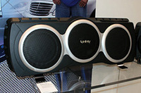 25cmウーファーとその背圧で動く2つの25cmパッシブラジエーターで構成された「BassLink T」も新登場。