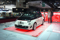 「フィアット500C」にもアバルトの手が加わった。