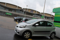 またまた同月、こんどはパリのシャルル・ドゴール空港でレンタルした「トヨタ・アイゴ」。