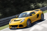 最高出力350ps/7000rpm、最大トルク40.8kgm/4500rpmを発生する3.5リッターV6スーパーチャージャーを積んだ「エキシージS」。日本仕様は正式なアナウンス前だというのに、すでに販売店には問い合わせが集まっているという。