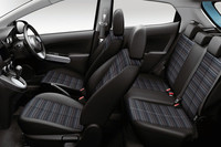 新たに追加された「ボーダーブラック」のインテリア。