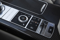 走行モード切り替え機構「テレインレスポンス」が「2」に進化した。5種類の路面設定のほか、システムが最適なモードを選ぶ「オート」が用意された。