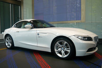 タイヤはすべてのグレードでランフラットが標準。
