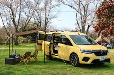 「ルノー・カングー」で初春の桜を満喫！ お花見キャンプ「KANGOO SAKURA CAMP」を写真でリポート。