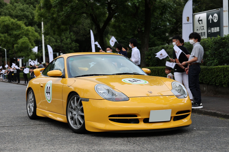 2000年「911 GT3」。水冷エンジン搭載の最初の世代である996型はこれ1台のみだった。
