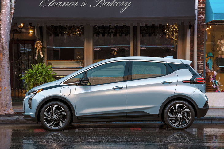 2021年8月に3度目のリコールが発表され、販売停止に追い込まれた「シボレー・ボルトEV」。これまでのリコール費用は全部で18億ドル（約2000億円）にのぼり、GMはLG化学に10億ドルの損害賠償を請求している。