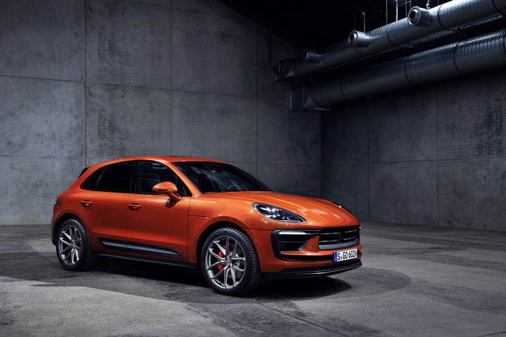 こちらは従来型のエンジン搭載の「マカン」。日本市場においては、しばらくはBEV化したマカンと併売されるものと思われる。