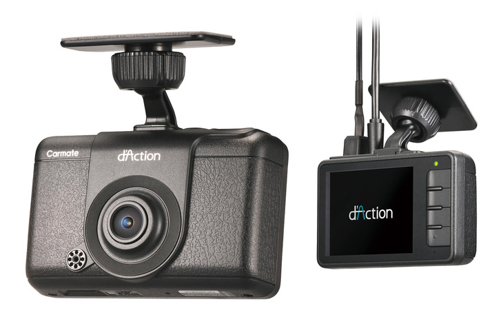 これまでの360度ドラレコのフィロソフィーを受け継いだDC2000R。レンズ画角は水平135度、垂直68度、対角171度を確保。本体背面には2.7インチの液晶モニターが備わる。（実勢価格：3万4800円）