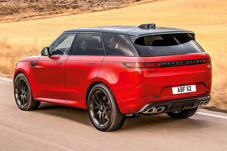 スペックシートによると、プラグインハイブリッド車の「P510e」は、バッテリーの電気だけで113kmの距離を走ることができる。