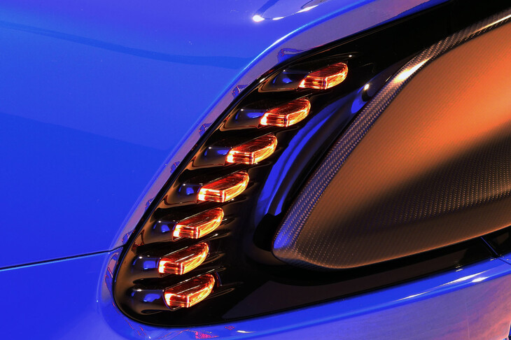 アストンマーティン・ヴァンキッシュ ヴォランテ（テールランプ）
