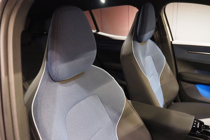 ボルボEX30プラス シングルモーター（フロントシート）