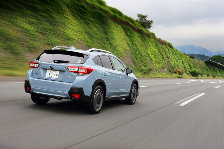 新型「XV」の燃費は、1.6リッター車が15.8～16.2km/リッター、2リッター車が16.0～16.4km/リッターとなっている（いずれもJC08モード）。