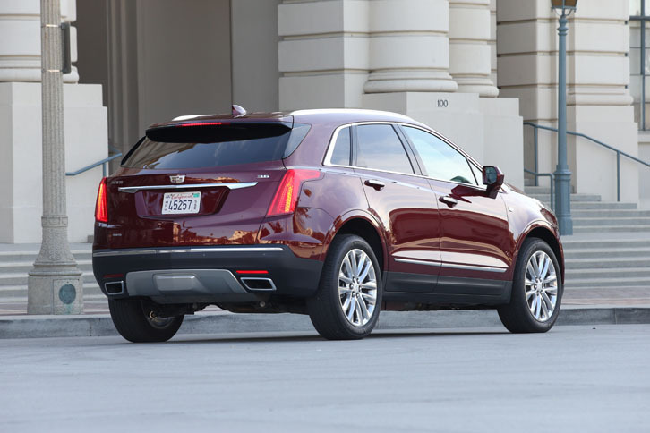 「SRXクロスオーバー」の後継モデルとして、日本にも導入される可能性が高そうだ。