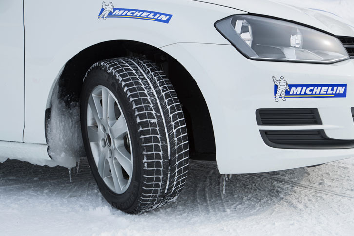 テスト車に装着された「X-ICE3＋」のサイズは205/55R16。