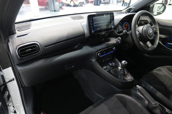 トヨタGRヤリスRZ“ハイパフォーマンス”（インストゥルメントパネルまわり）