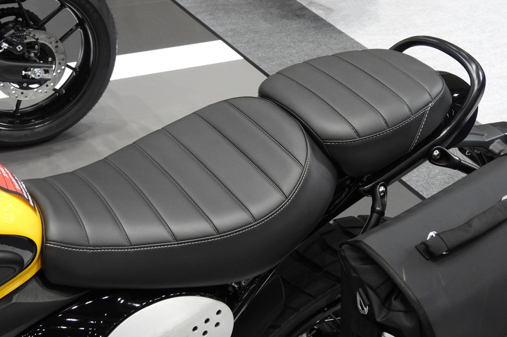 トライアンフ・スクランブラー400XC