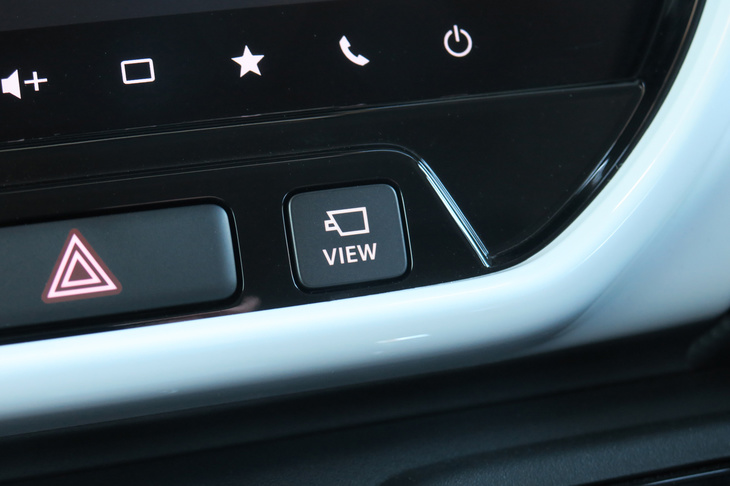 スズキ・ハスラー ハイブリッドXターボ（4WD）（全方位モニターのカメラスイッチ）