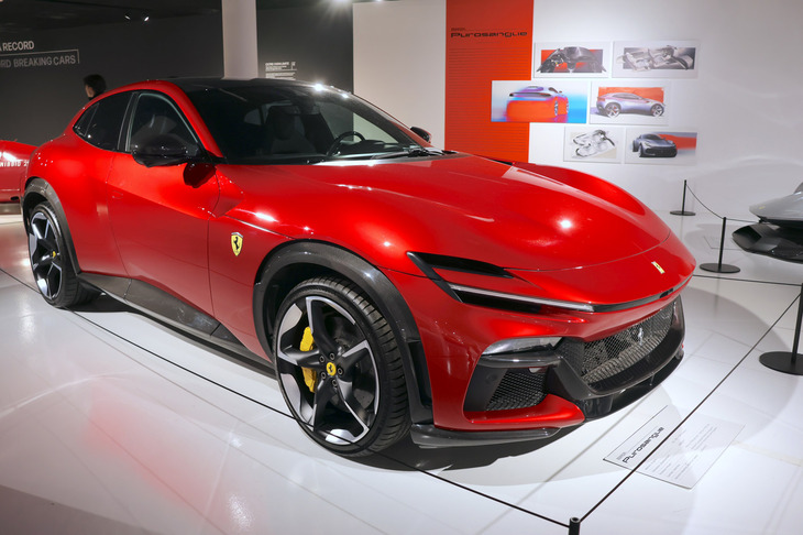 「フェラーリ・プロサングエ」。2023年2月「トリノ自動車博物館」で。