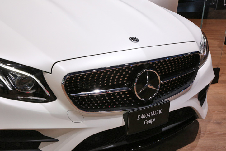 メルセデス・ベンツE400 4MATICクーペ