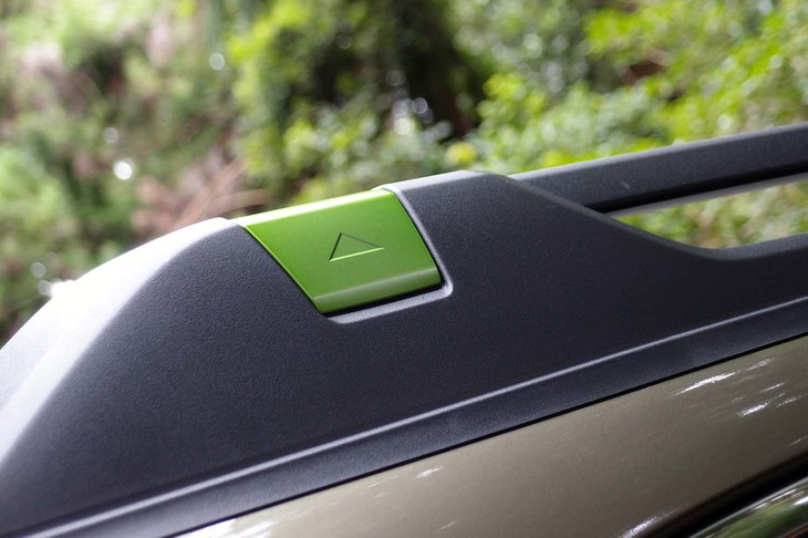 スバル・レガシィ アウトバックX-BREAK EX（ルーフレール）